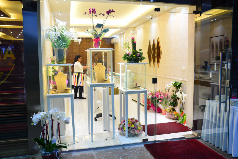 Grand Opening of Jeanette Saade Jewelry Shop